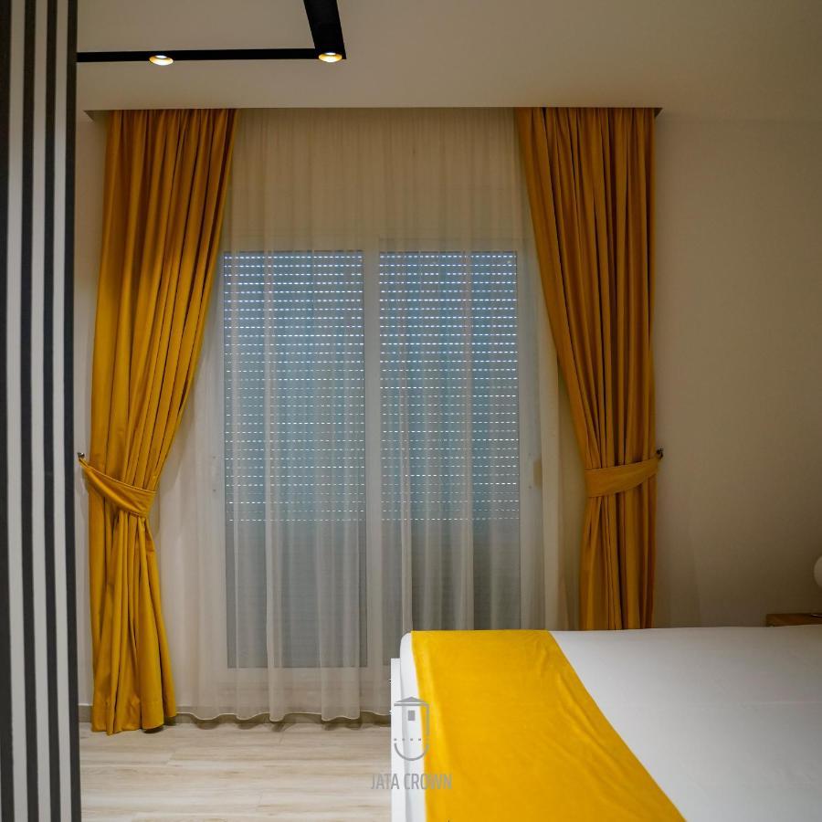Jata Crown Hotel Tirana Esterno foto