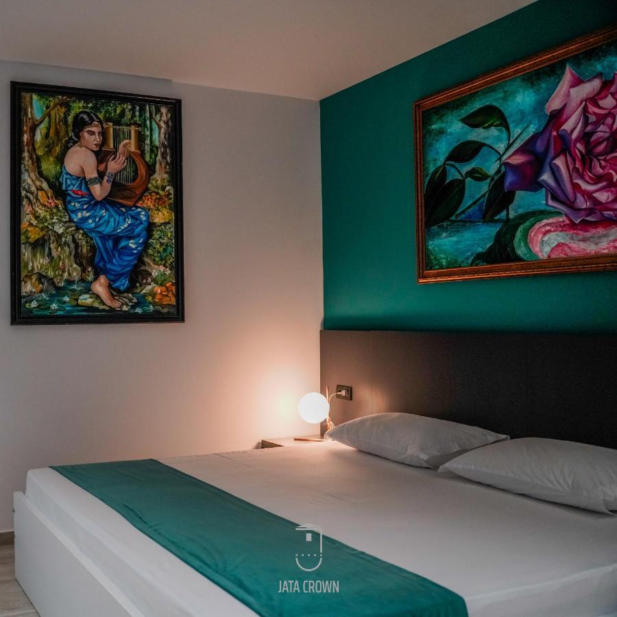 Jata Crown Hotel Tirana Esterno foto