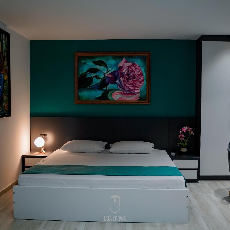Jata Crown Hotel Tirana Esterno foto